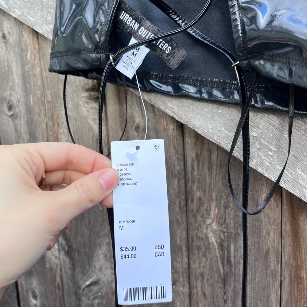 NWT UO Black Crop Tank - Picture 8 of 8
